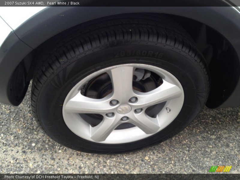 Pearl White / Black 2007 Suzuki SX4 AWD