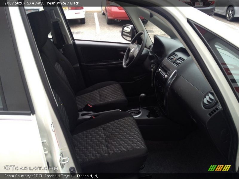 Pearl White / Black 2007 Suzuki SX4 AWD