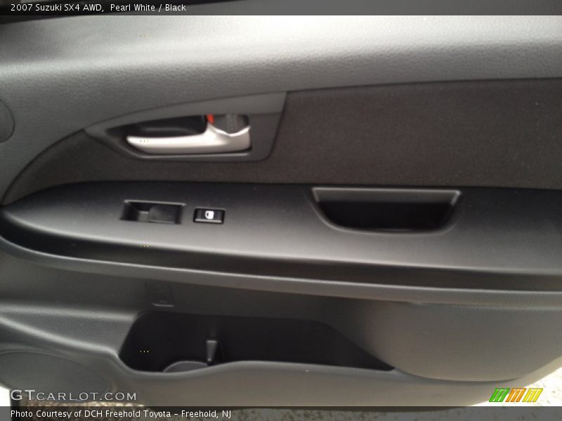 Pearl White / Black 2007 Suzuki SX4 AWD