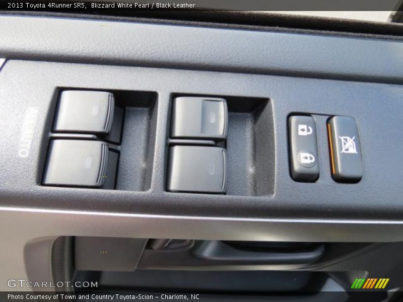 Blizzard White Pearl / Black Leather 2013 Toyota 4Runner SR5