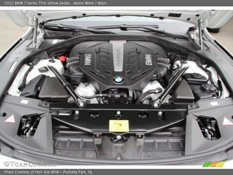 Alpine White / Black 2012 BMW 7 Series 750i xDrive Sedan