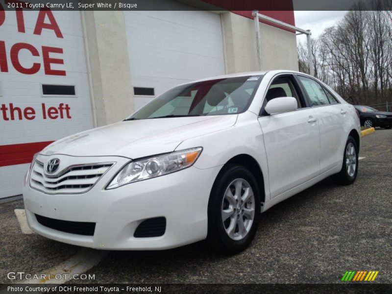 Super White / Bisque 2011 Toyota Camry LE