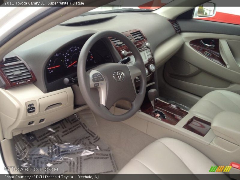 Super White / Bisque 2011 Toyota Camry LE