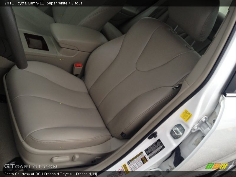 Super White / Bisque 2011 Toyota Camry LE