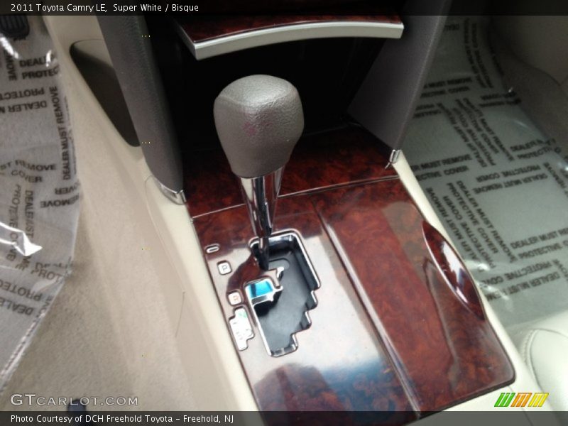 Super White / Bisque 2011 Toyota Camry LE