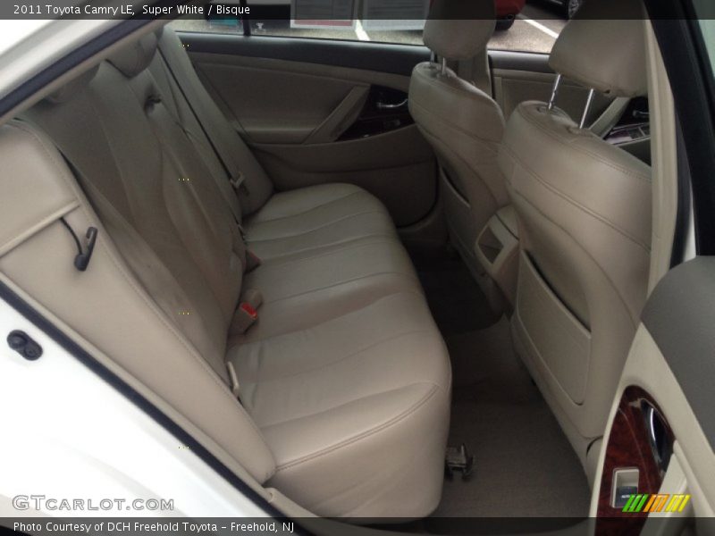 Super White / Bisque 2011 Toyota Camry LE