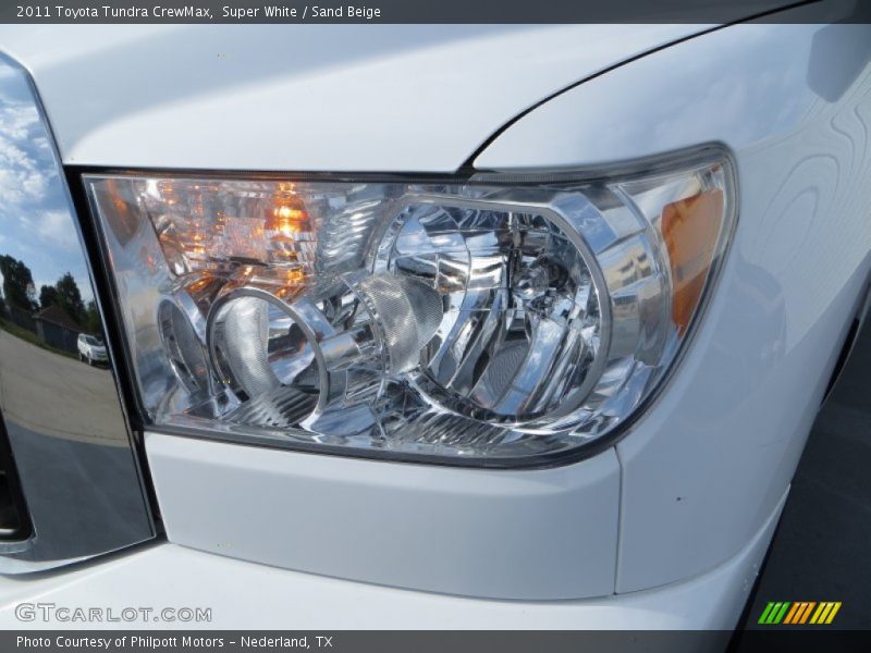 Super White / Sand Beige 2011 Toyota Tundra CrewMax
