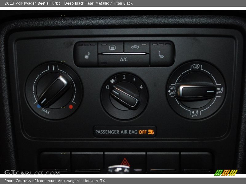 Deep Black Pearl Metallic / Titan Black 2013 Volkswagen Beetle Turbo