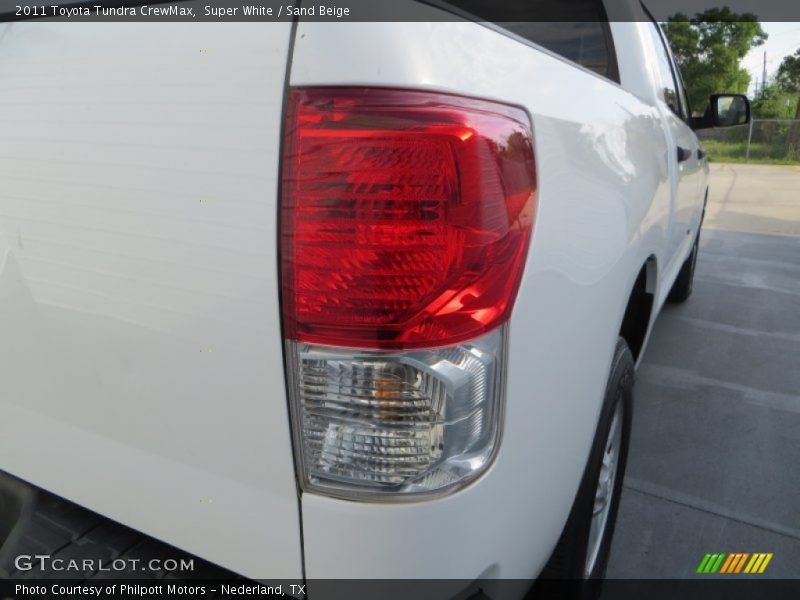 Super White / Sand Beige 2011 Toyota Tundra CrewMax