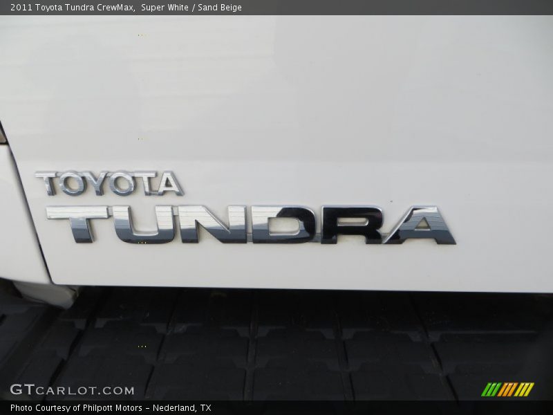 Super White / Sand Beige 2011 Toyota Tundra CrewMax