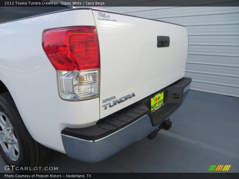 Super White / Sand Beige 2011 Toyota Tundra CrewMax