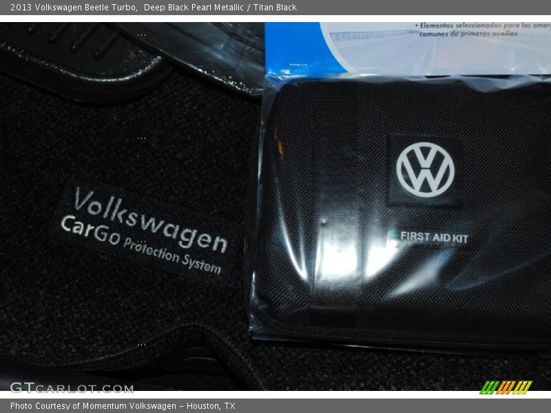 Deep Black Pearl Metallic / Titan Black 2013 Volkswagen Beetle Turbo