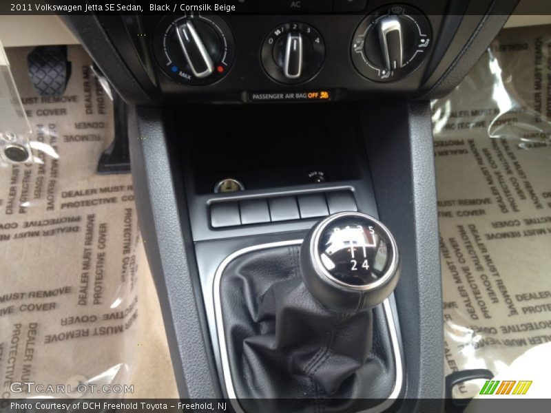 Black / Cornsilk Beige 2011 Volkswagen Jetta SE Sedan