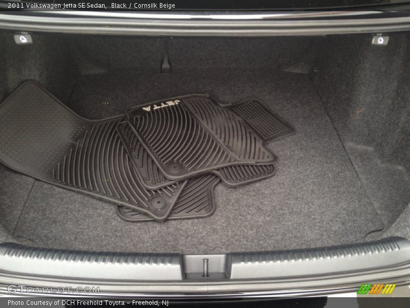 Black / Cornsilk Beige 2011 Volkswagen Jetta SE Sedan