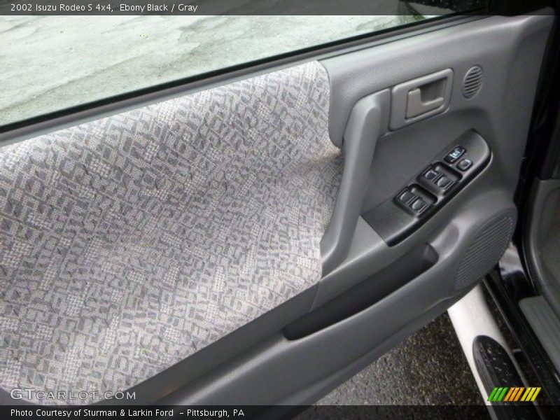 Ebony Black / Gray 2002 Isuzu Rodeo S 4x4