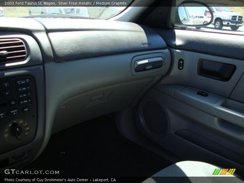 Silver Frost Metallic / Medium Graphite 2003 Ford Taurus SE Wagon