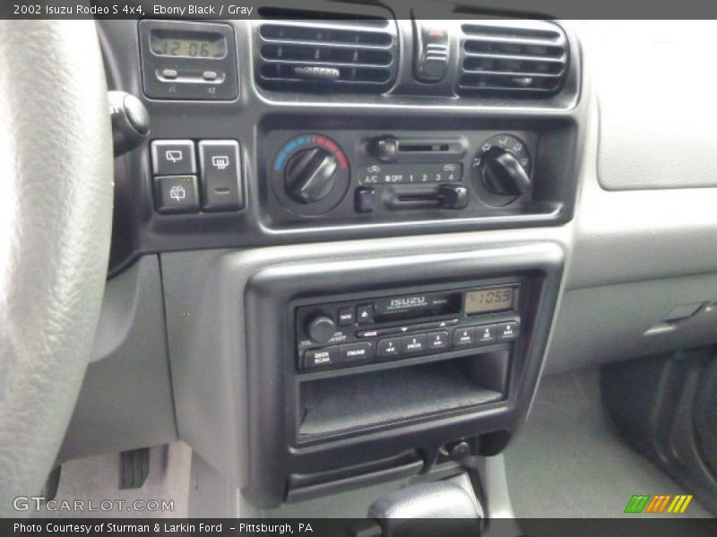 Controls of 2002 Rodeo S 4x4