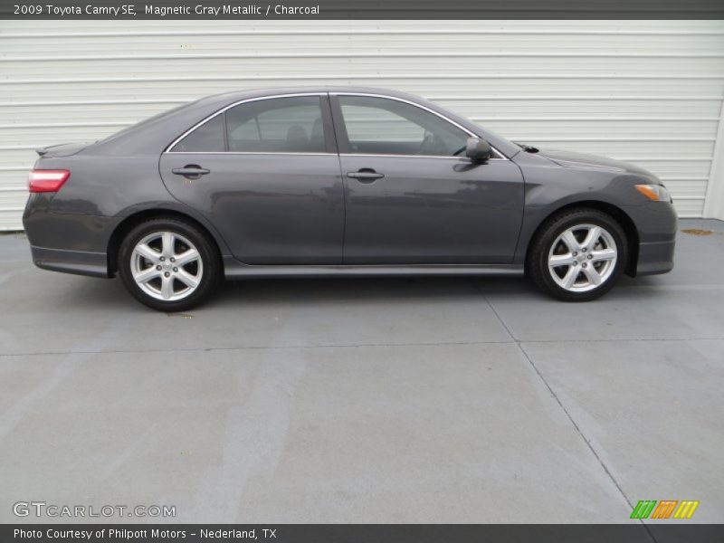 Magnetic Gray Metallic / Charcoal 2009 Toyota Camry SE
