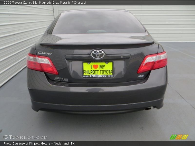 Magnetic Gray Metallic / Charcoal 2009 Toyota Camry SE
