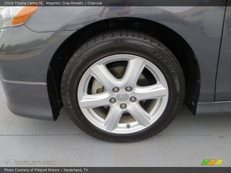 Magnetic Gray Metallic / Charcoal 2009 Toyota Camry SE