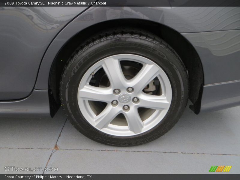 Magnetic Gray Metallic / Charcoal 2009 Toyota Camry SE