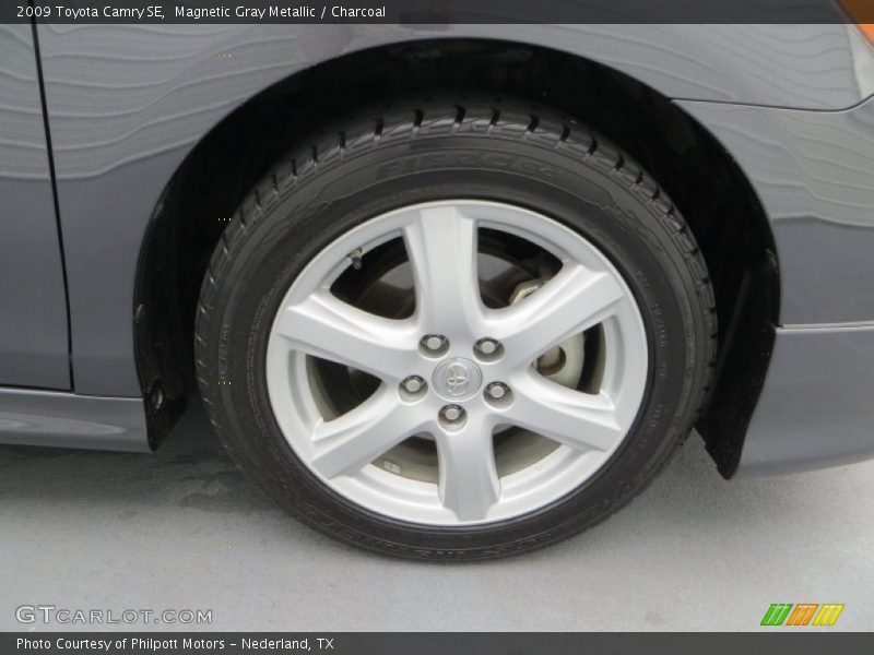 Magnetic Gray Metallic / Charcoal 2009 Toyota Camry SE