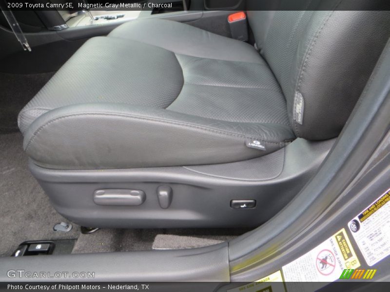 Magnetic Gray Metallic / Charcoal 2009 Toyota Camry SE