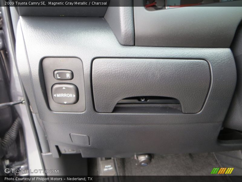 Magnetic Gray Metallic / Charcoal 2009 Toyota Camry SE