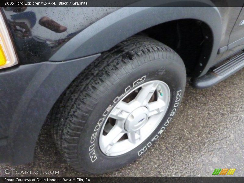 Black / Graphite 2005 Ford Explorer XLS 4x4