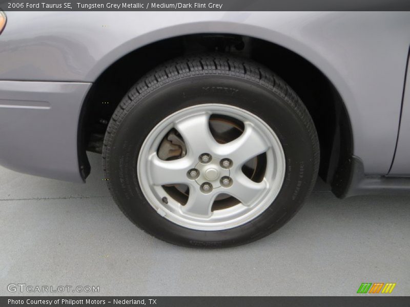 Tungsten Grey Metallic / Medium/Dark Flint Grey 2006 Ford Taurus SE