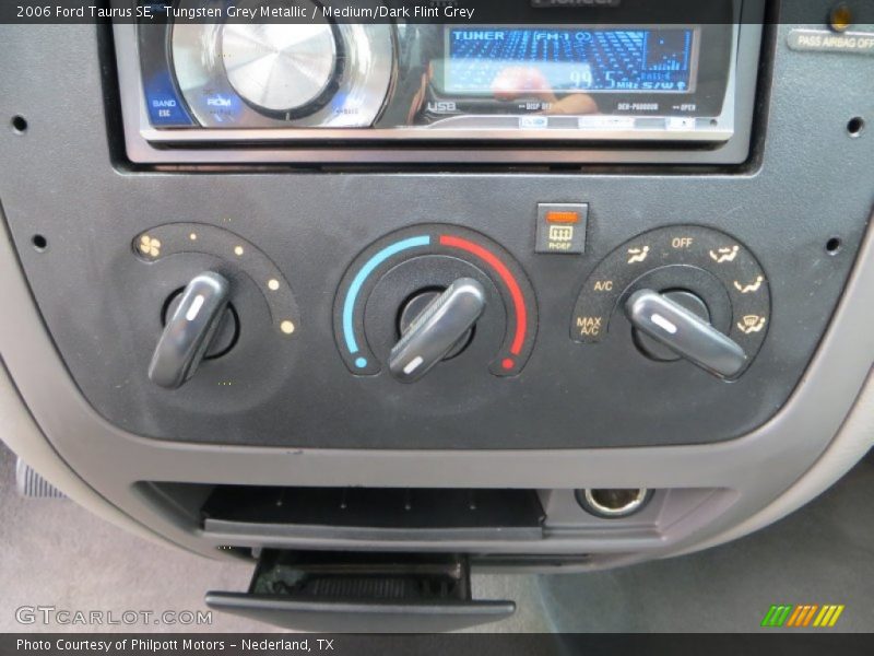 Tungsten Grey Metallic / Medium/Dark Flint Grey 2006 Ford Taurus SE