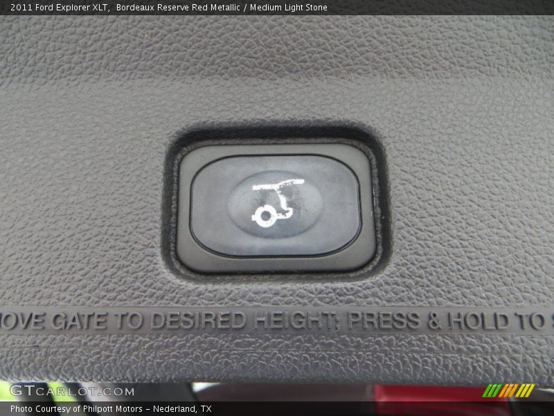 Bordeaux Reserve Red Metallic / Medium Light Stone 2011 Ford Explorer XLT