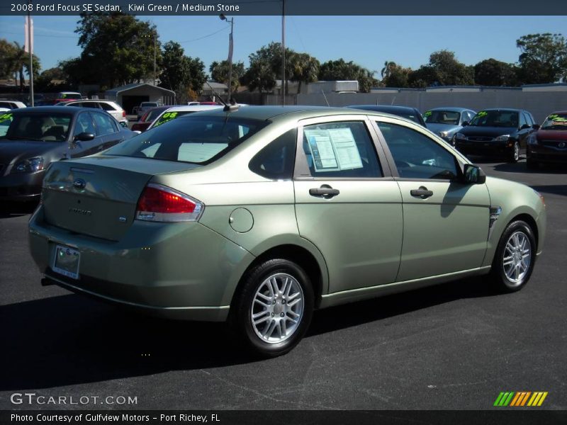 Kiwi Green / Medium Stone 2008 Ford Focus SE Sedan