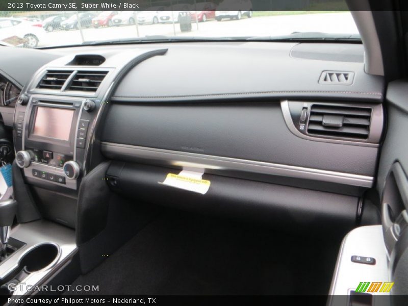 Super White / Black 2013 Toyota Camry SE