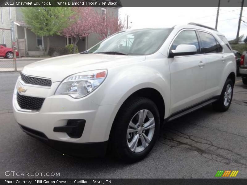 Front 3/4 View of 2013 Equinox LT