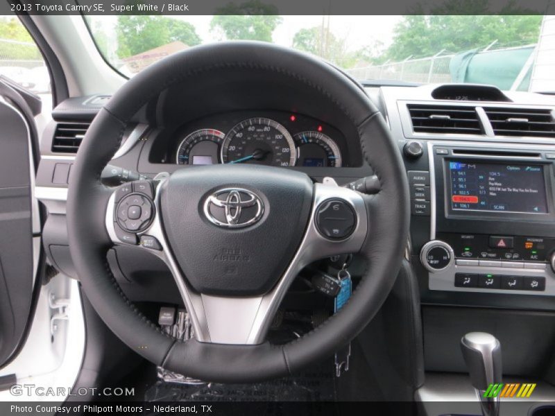 Super White / Black 2013 Toyota Camry SE
