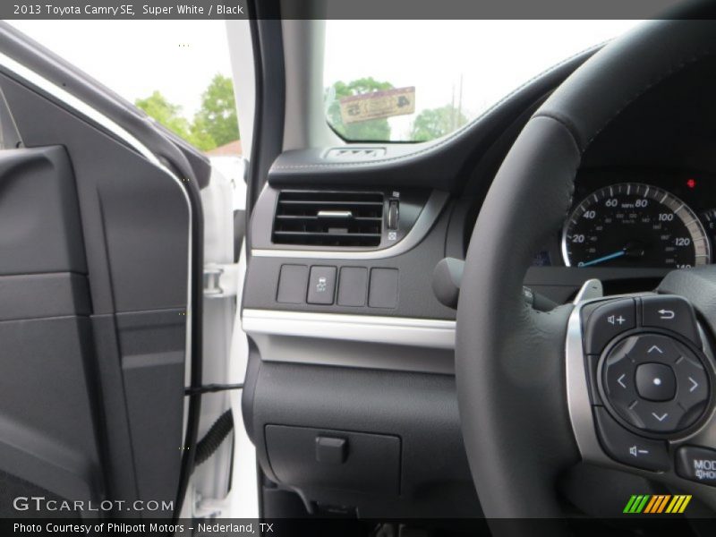 Super White / Black 2013 Toyota Camry SE