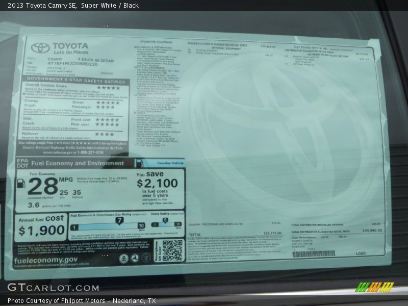 Super White / Black 2013 Toyota Camry SE