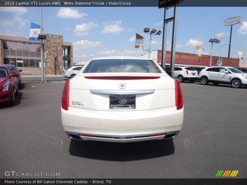 White Diamond Tricoat / Shale/Cocoa 2013 Cadillac XTS Luxury AWD