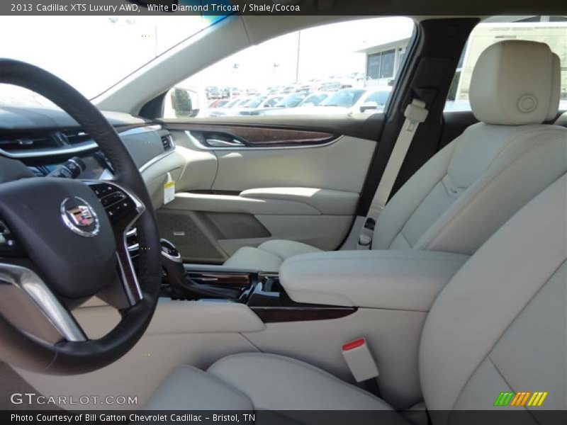 White Diamond Tricoat / Shale/Cocoa 2013 Cadillac XTS Luxury AWD