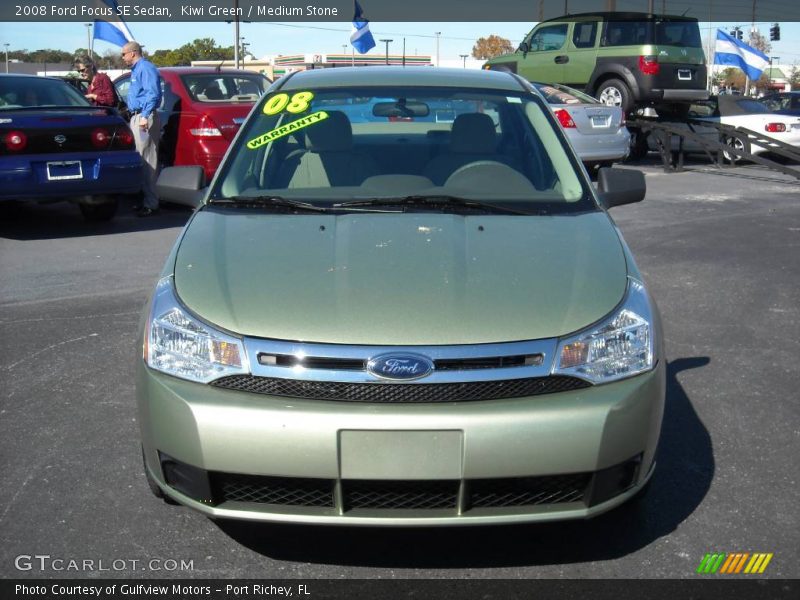 Kiwi Green / Medium Stone 2008 Ford Focus SE Sedan