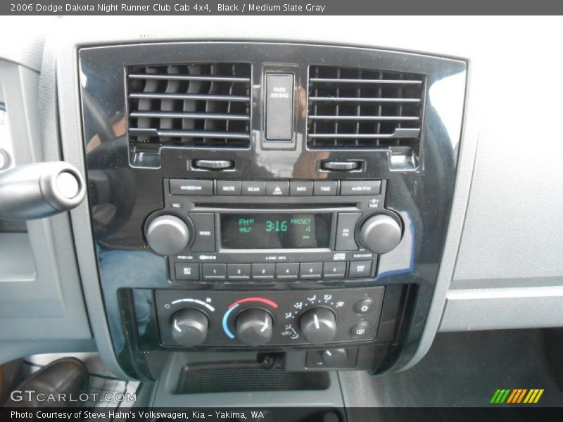 Black / Medium Slate Gray 2006 Dodge Dakota Night Runner Club Cab 4x4