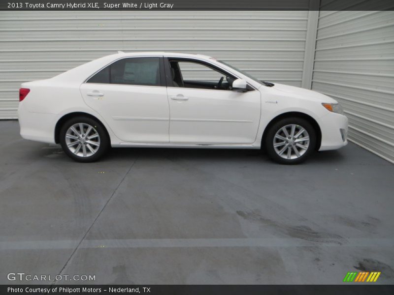 Super White / Light Gray 2013 Toyota Camry Hybrid XLE
