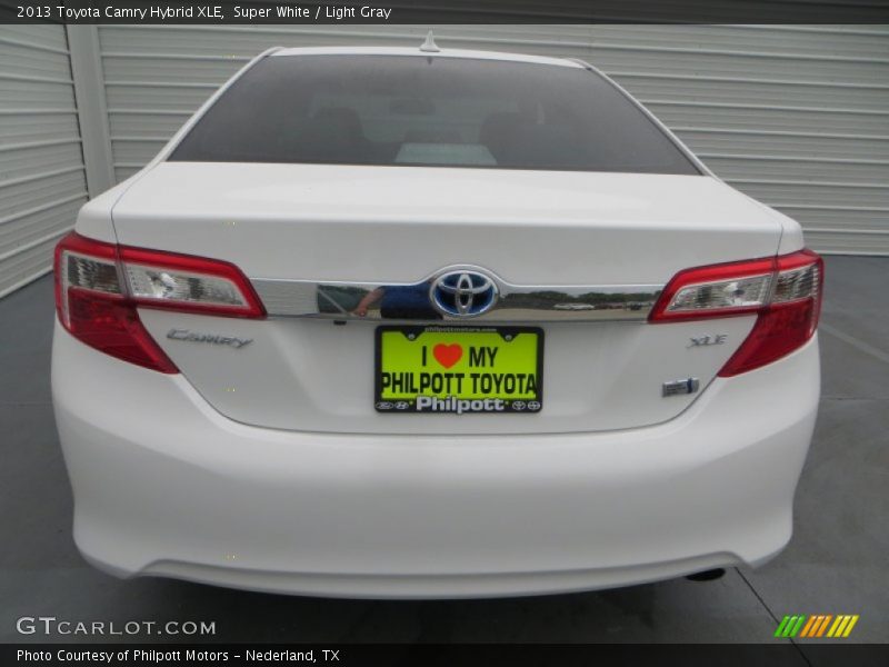 Super White / Light Gray 2013 Toyota Camry Hybrid XLE