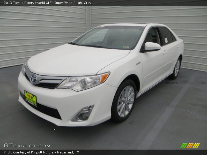 Super White / Light Gray 2013 Toyota Camry Hybrid XLE