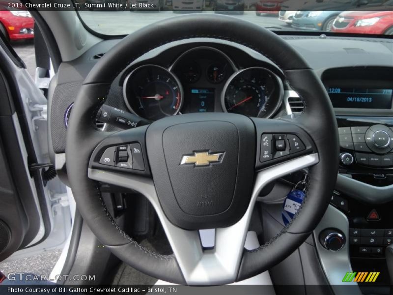 Summit White / Jet Black 2013 Chevrolet Cruze LT