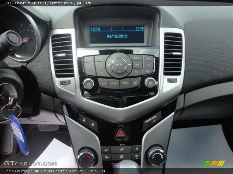 Summit White / Jet Black 2013 Chevrolet Cruze LT