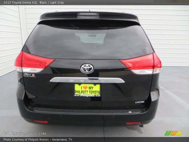 Black / Light Gray 2013 Toyota Sienna XLE