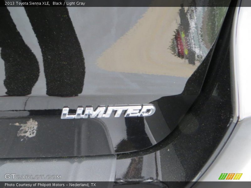 Black / Light Gray 2013 Toyota Sienna XLE
