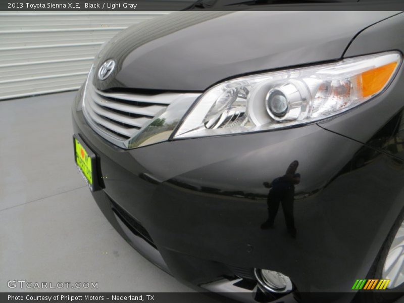 Black / Light Gray 2013 Toyota Sienna XLE